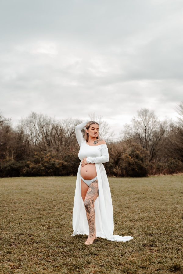 Maternity outdoors shoot